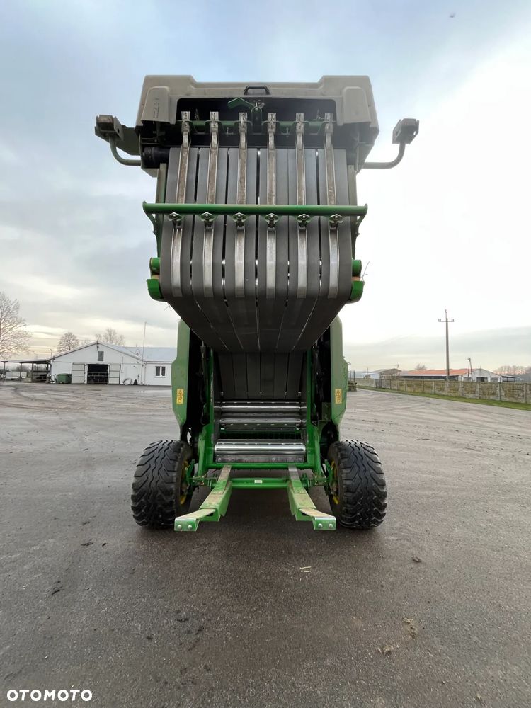 John Deere V451M - 11