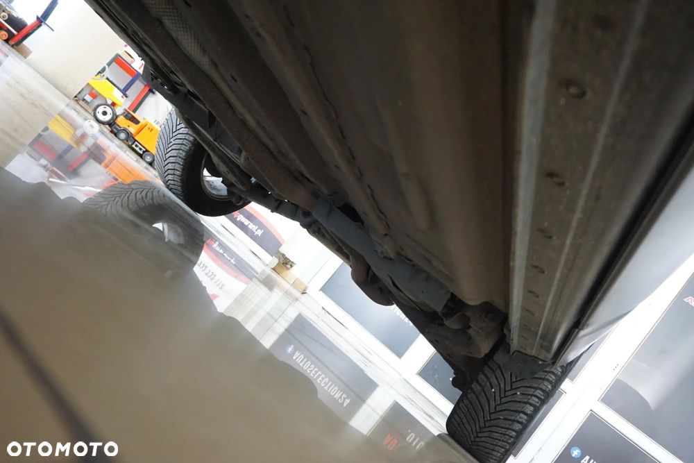 Nissan Qashqai 2.0 dCi 4 x 4 DPF I-Way - 11