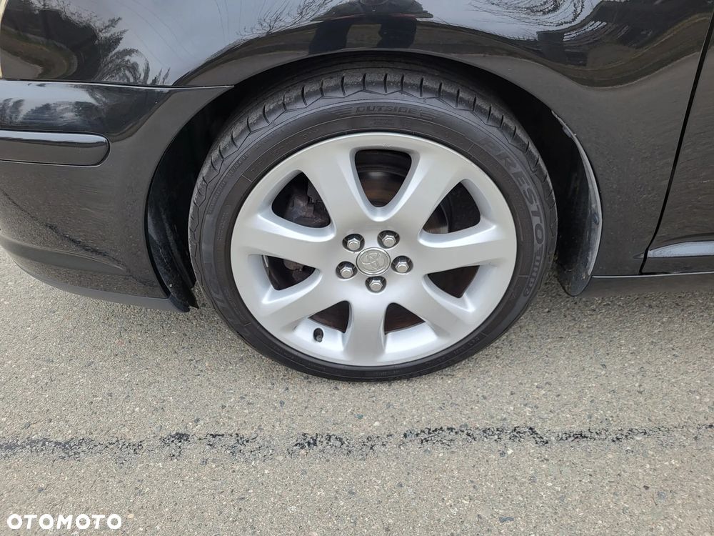 Toyota Avensis 1.8 VVT-i Executive - 24