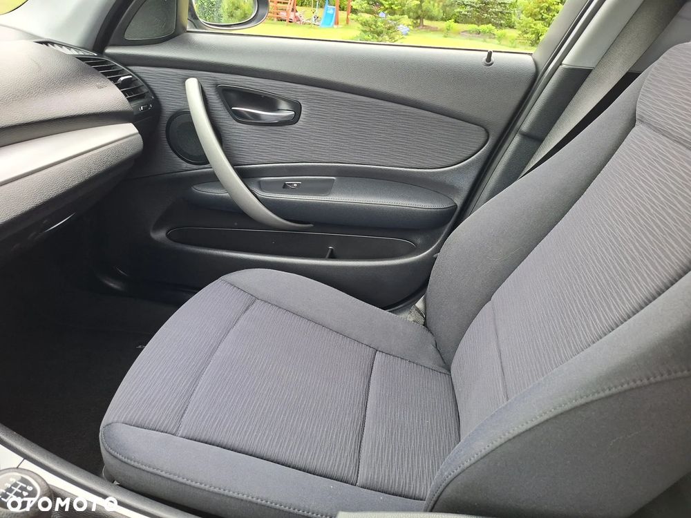 BMW Seria 1 116i - 17