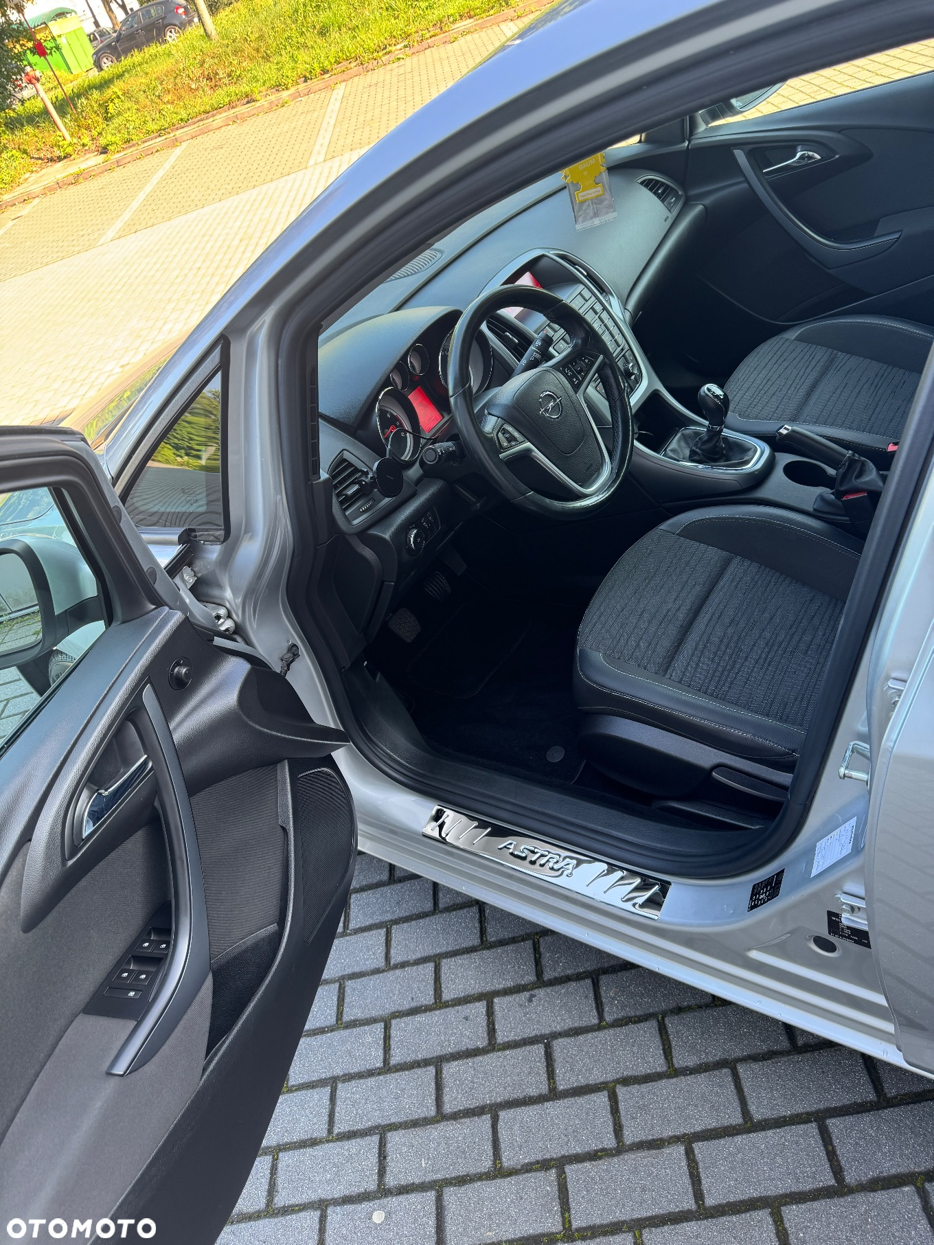 Opel Astra IV 1.4 T Business EU6 - 8