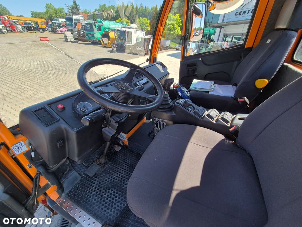 Inny AEBI MT740-S / 4X4 / POJAZD KOMUNALNY / PŁUG BUCHER / SOLARKA / PIASKARKA / HAKOWIEC / POJAZD SPECJALNY / SERWISOWANY / BEZWYPADKOWY / ODŚNIEŻANIE DRÓG / EURO 6 - 24