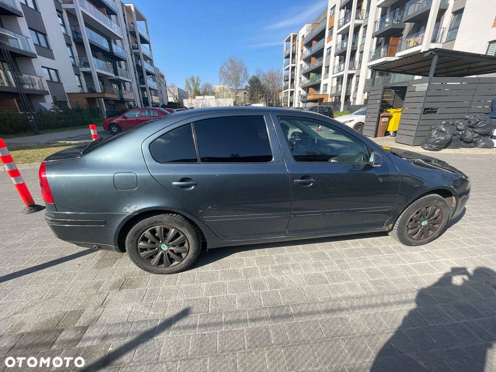 Skoda Octavia 1.6 Ambiente - 1