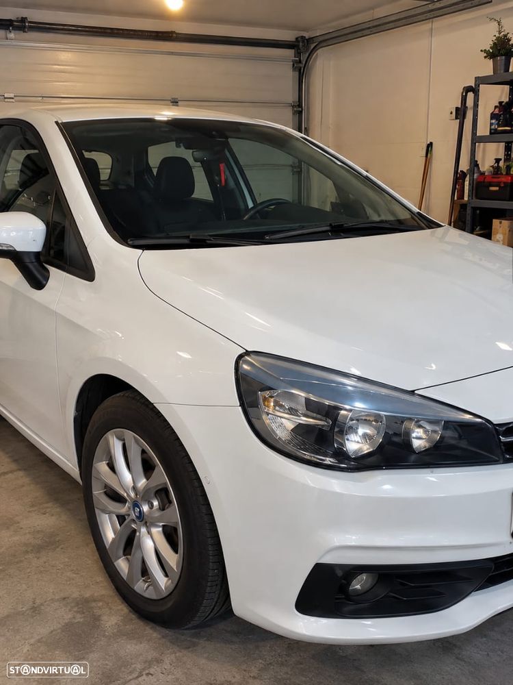 BMW 225xe Active Tourer - 4