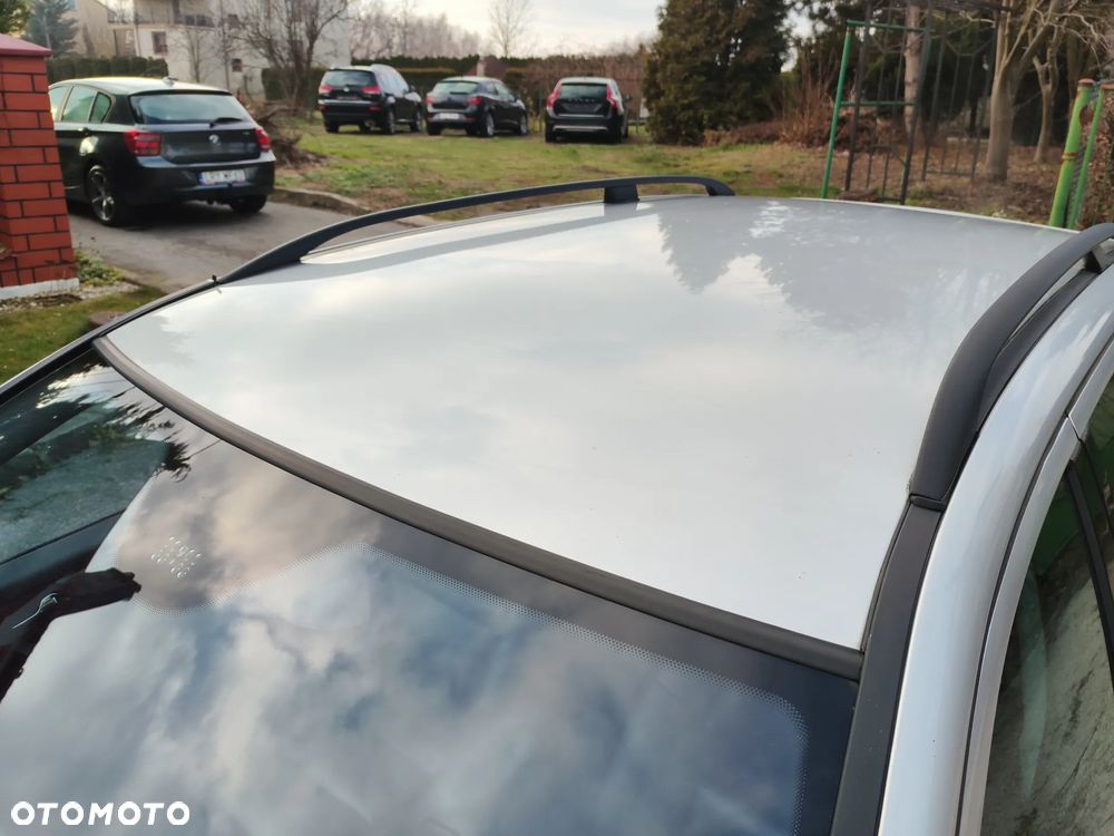 Mercedes-Benz Klasa C 320 4Matic Avantgarde Sport Edition - 25