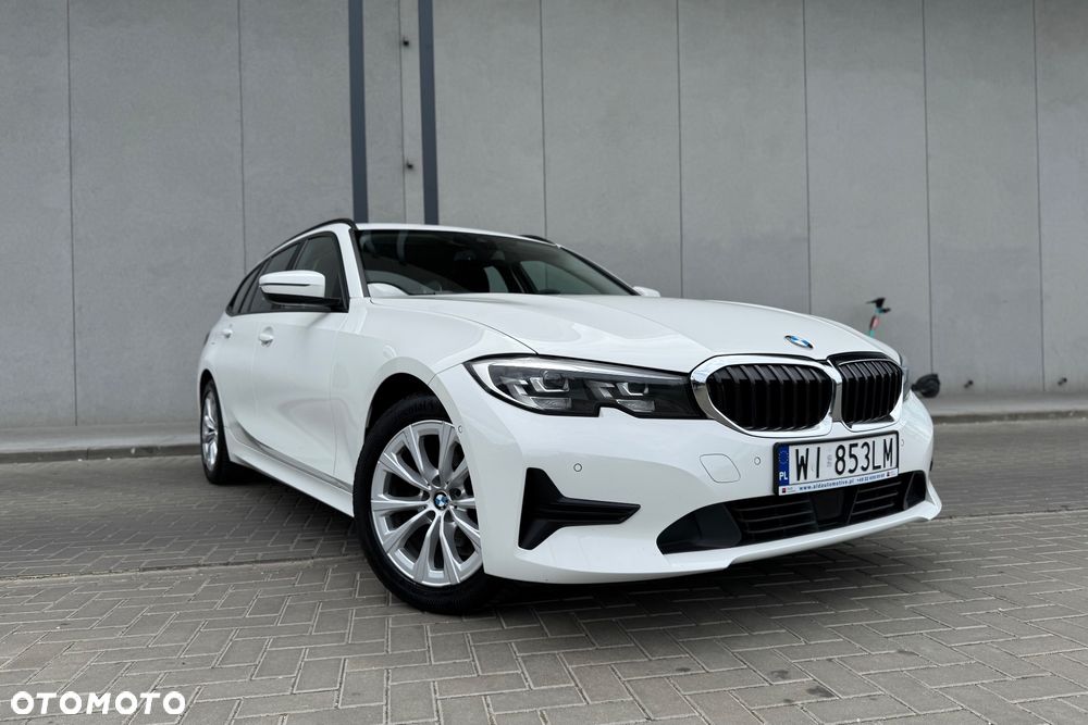 BMW Seria 3 318d mHEV - 18