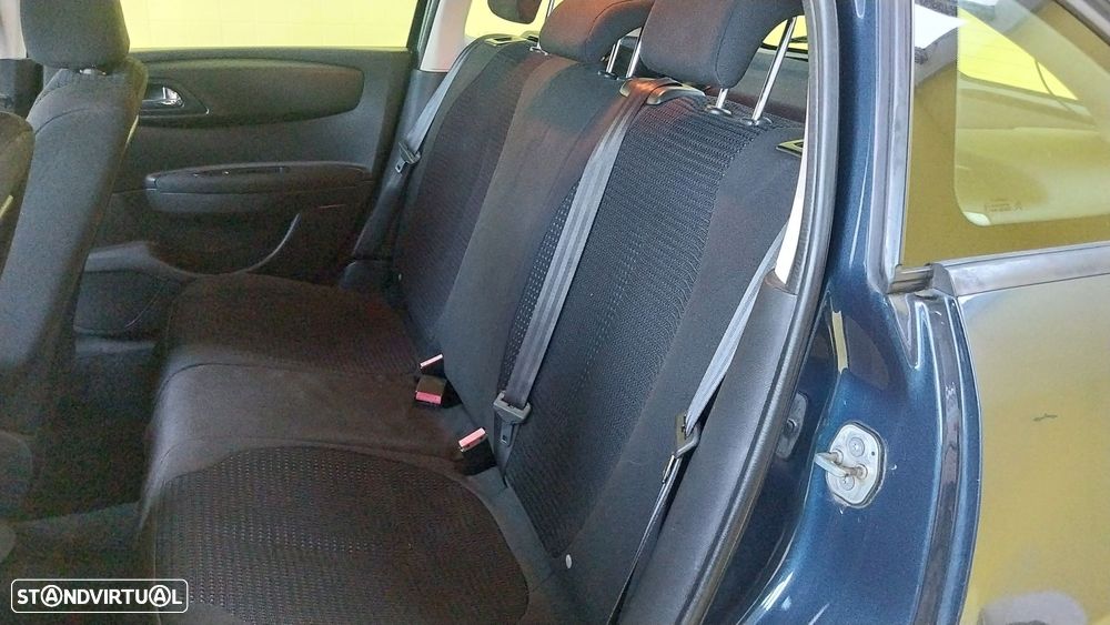 Citroën C4 1.6 HDi SX Airdream - 17