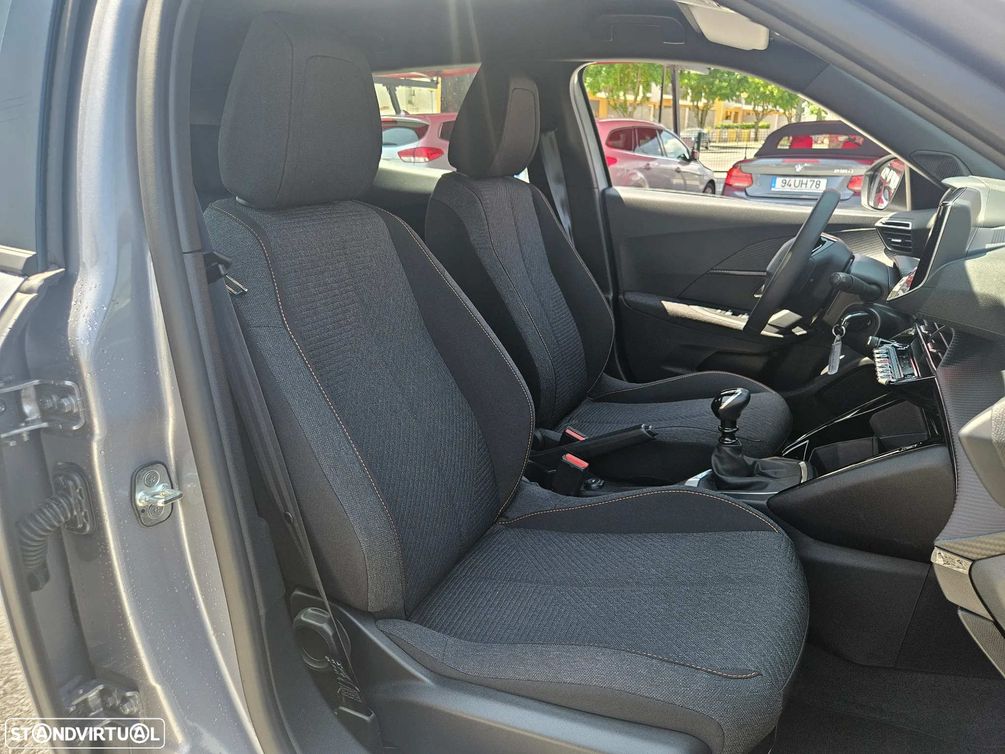 Peugeot 2008 1.2 PureTech Style - 12