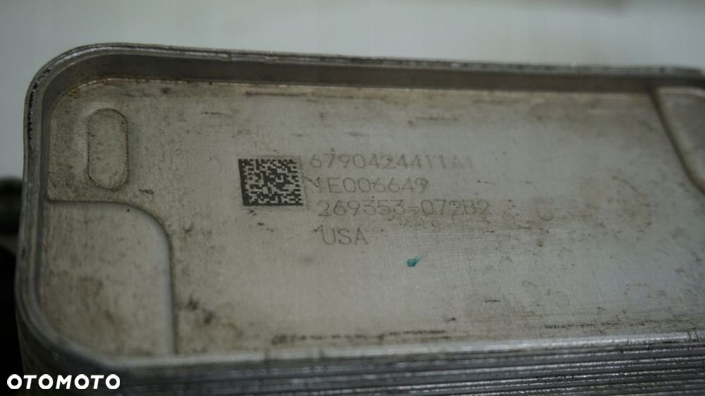 OBUDOWA FILTRA OLEJU Z CHŁODNICĄ JEEP WK II 3.6 - 2
