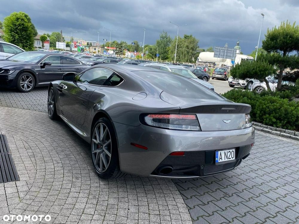 Aston Martin V8 Vantage - 6
