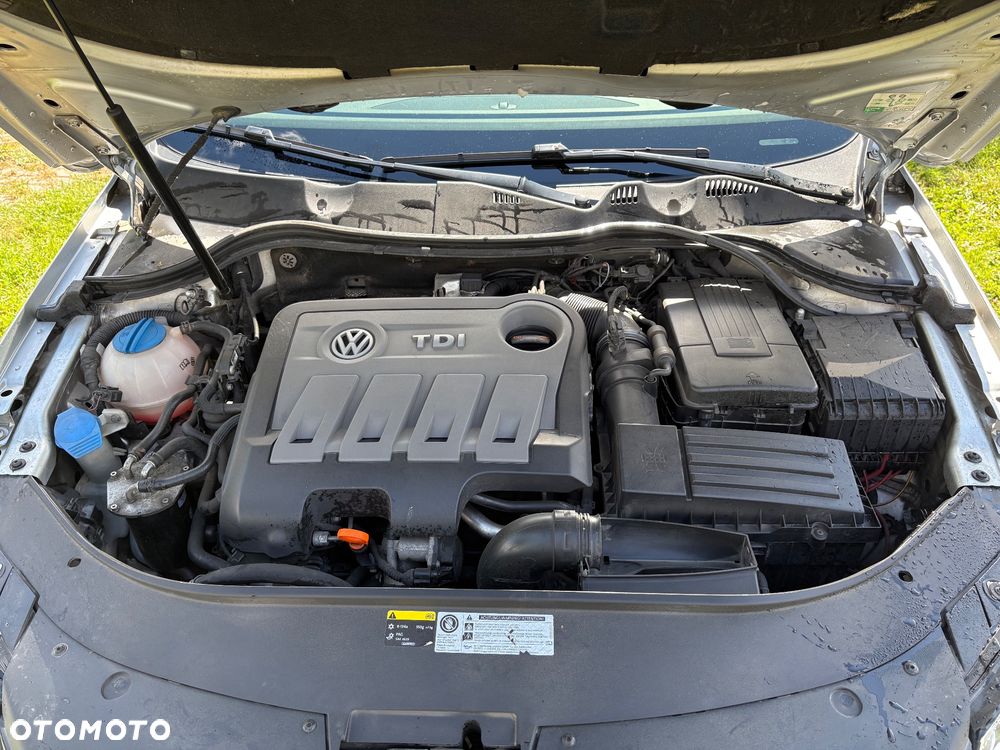 Volkswagen Passat 2.0 TDI Comfortline - 11