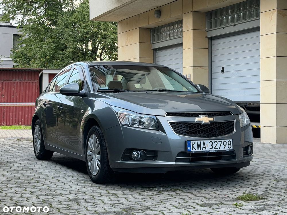 Chevrolet Cruze 1.6 LS - 3