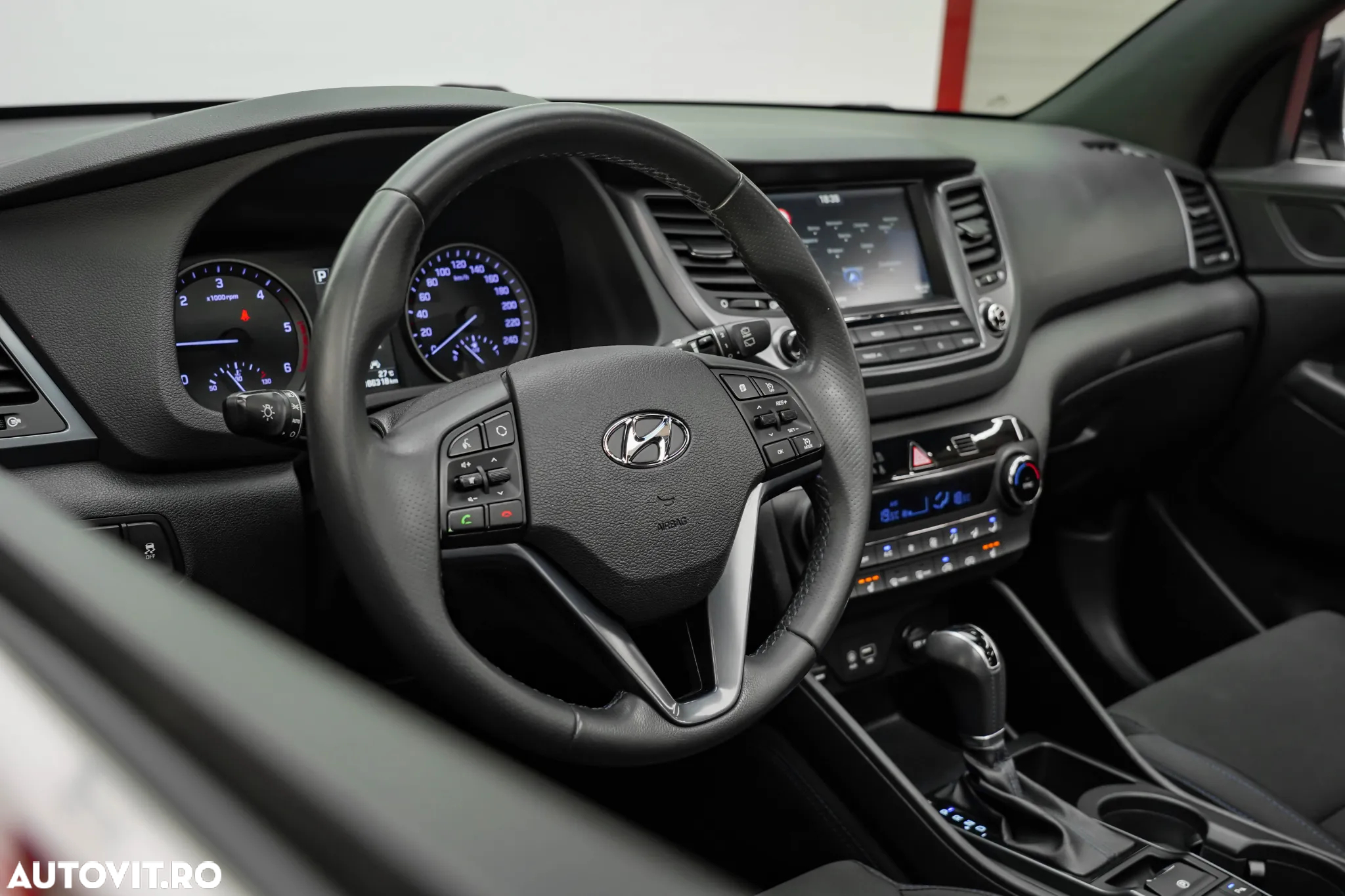 Hyundai Tucson blue 1.7 CRDi 2WD DCT Premium - 27