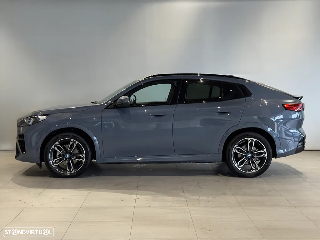 BMW iX2 eDrive20 Pack Desportivo M - 3