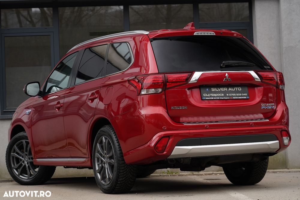 Mitsubishi Outlander 2.0 4WD Plus - 22