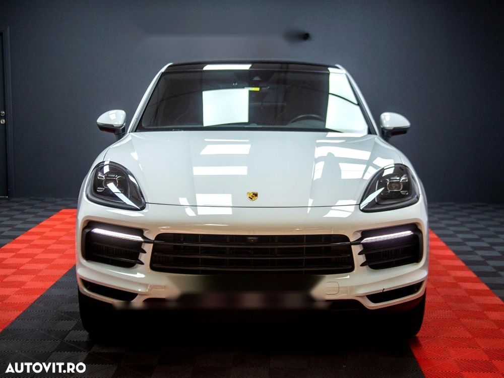 Porsche Cayenne - 1