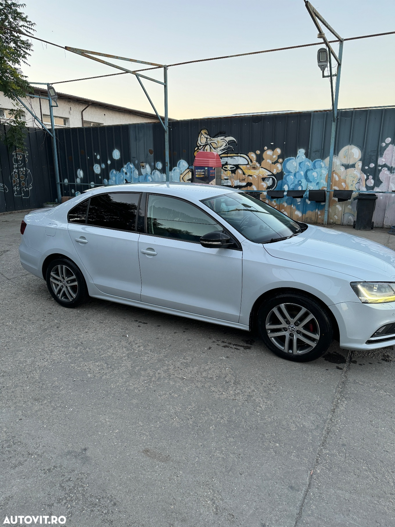 Volkswagen Jetta 2.0 TDI Comfortline - 2