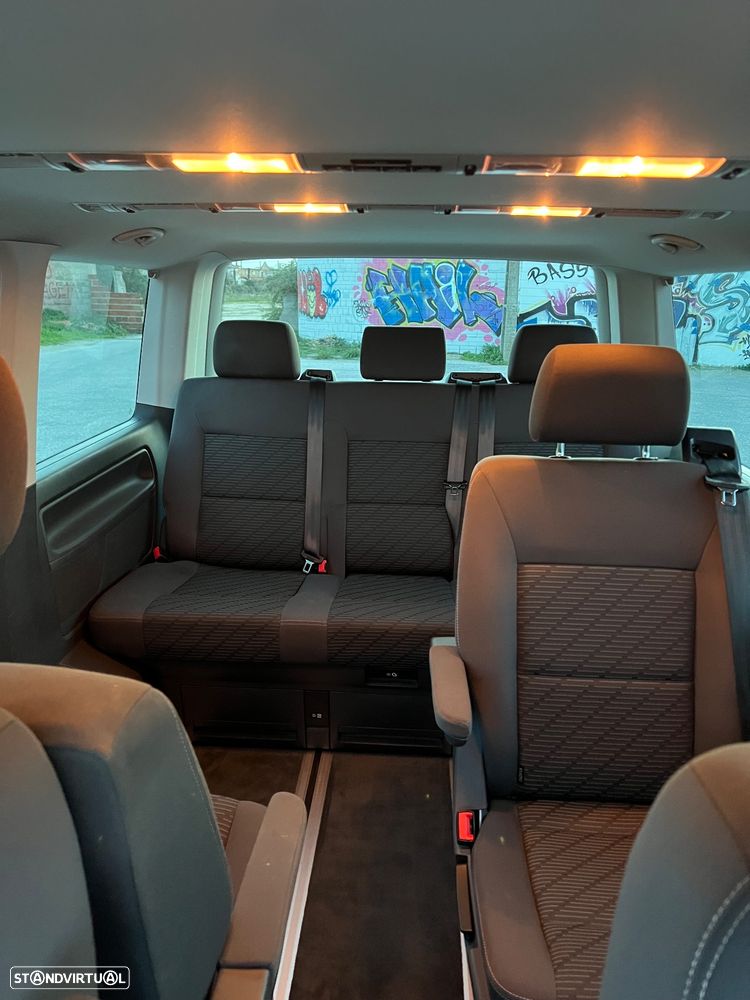 VW Multivan 2.0 TDi 114 Confortline Longa BlueMotion - 14