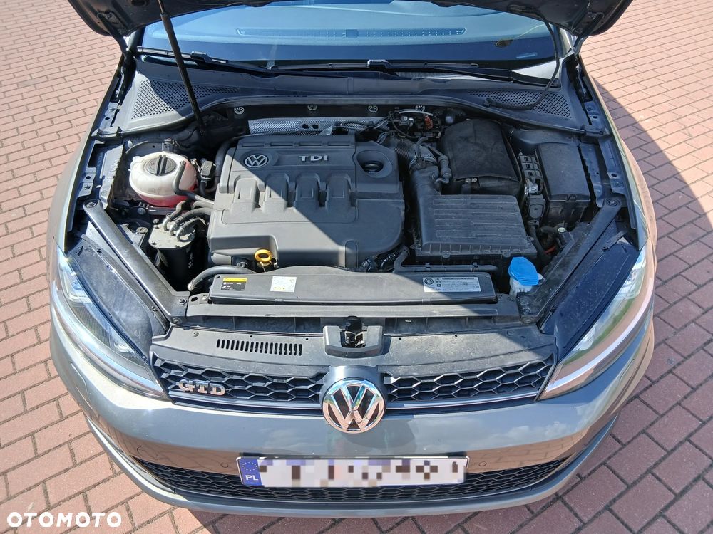 Volkswagen Golf - 9