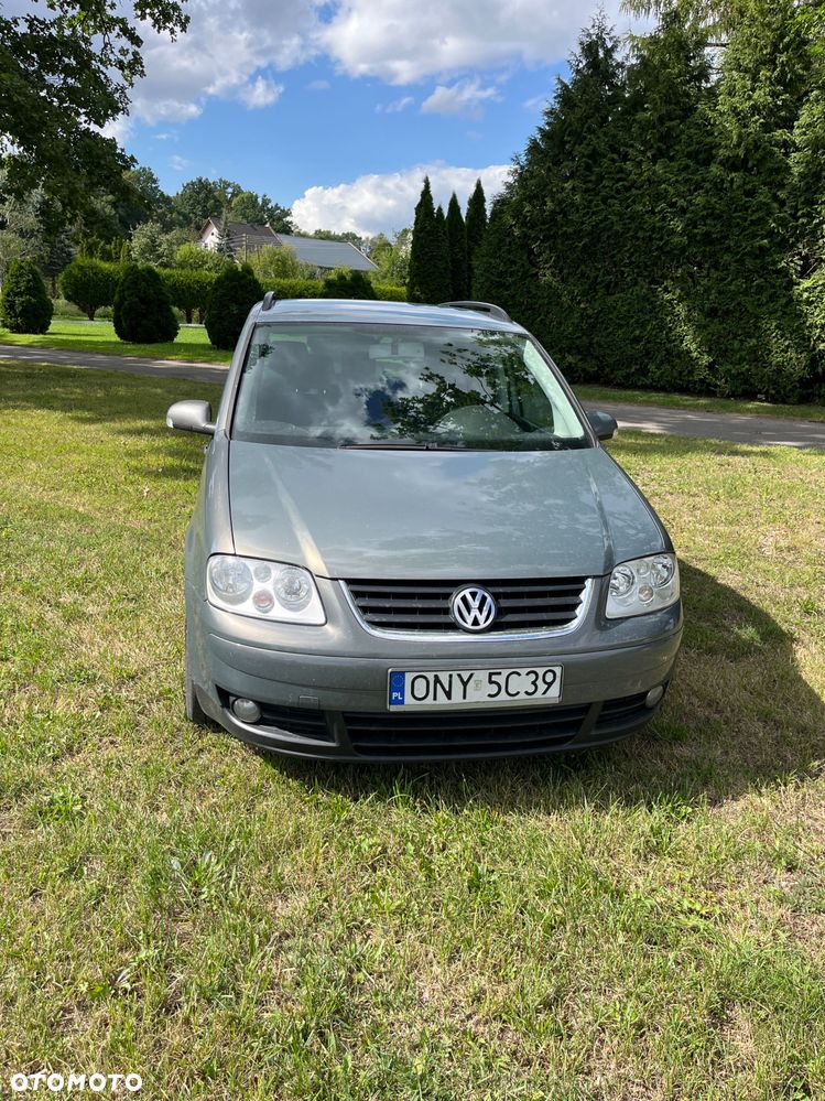 Volkswagen Touran - 1