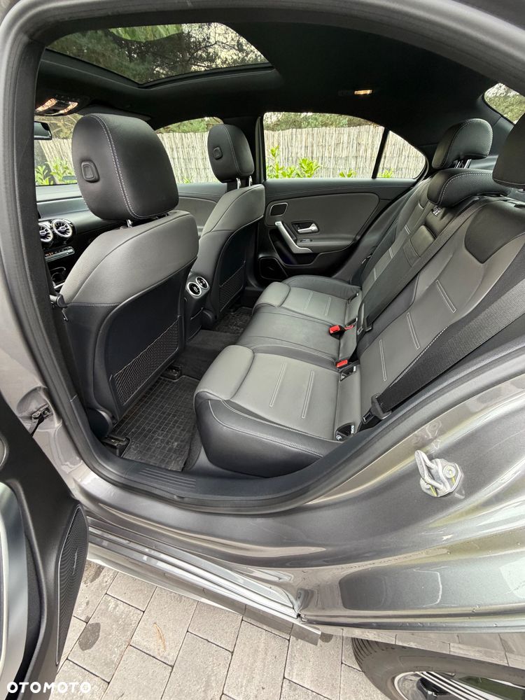 Mercedes-Benz Klasa A 220 4-Matic AMG Line 7G-DCT - 7