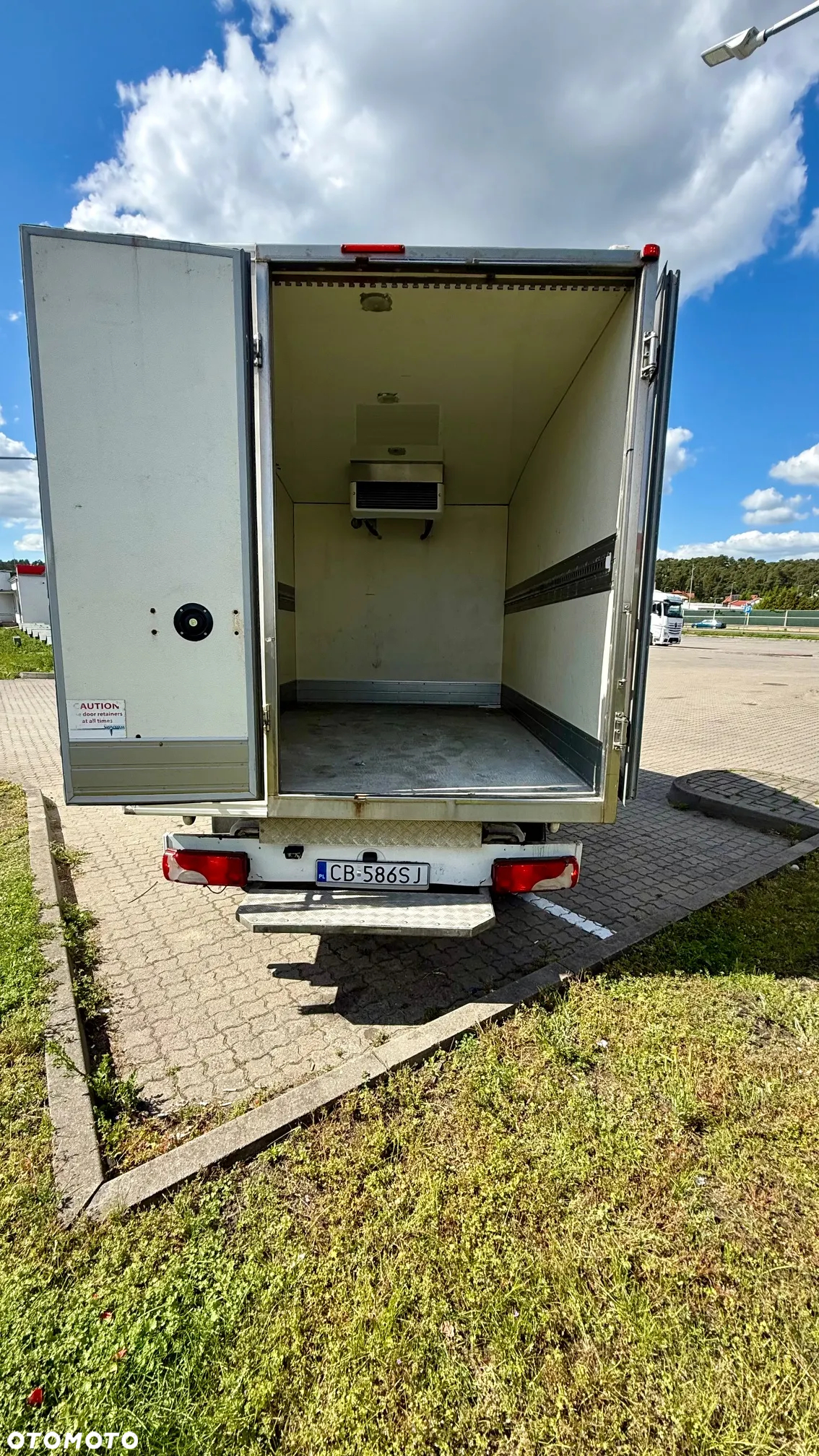 Mercedes-Benz Sprinter - 9