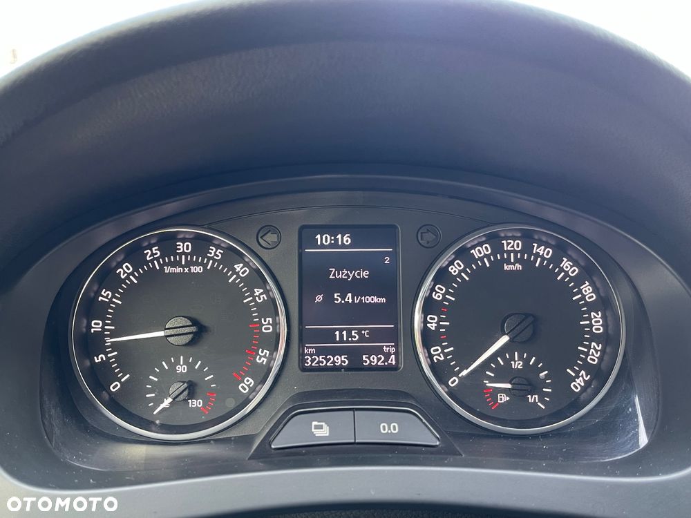 Skoda RAPID 1.6 TDI DPF Ambition Max - 13