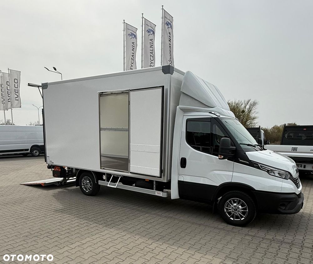 Iveco WYPRZEDAŻ ROKU ! GOTOWIEC OD RĘKI - BOGATE WYPOSAŻENIE DLA KIEROWCY - 2