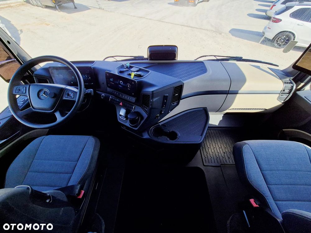 Mercedes-Benz Actros - 12
