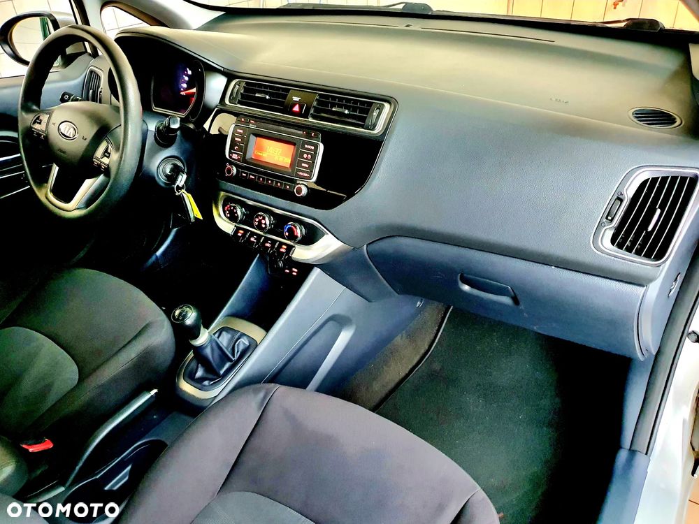 Kia Rio 1.2 L - 13