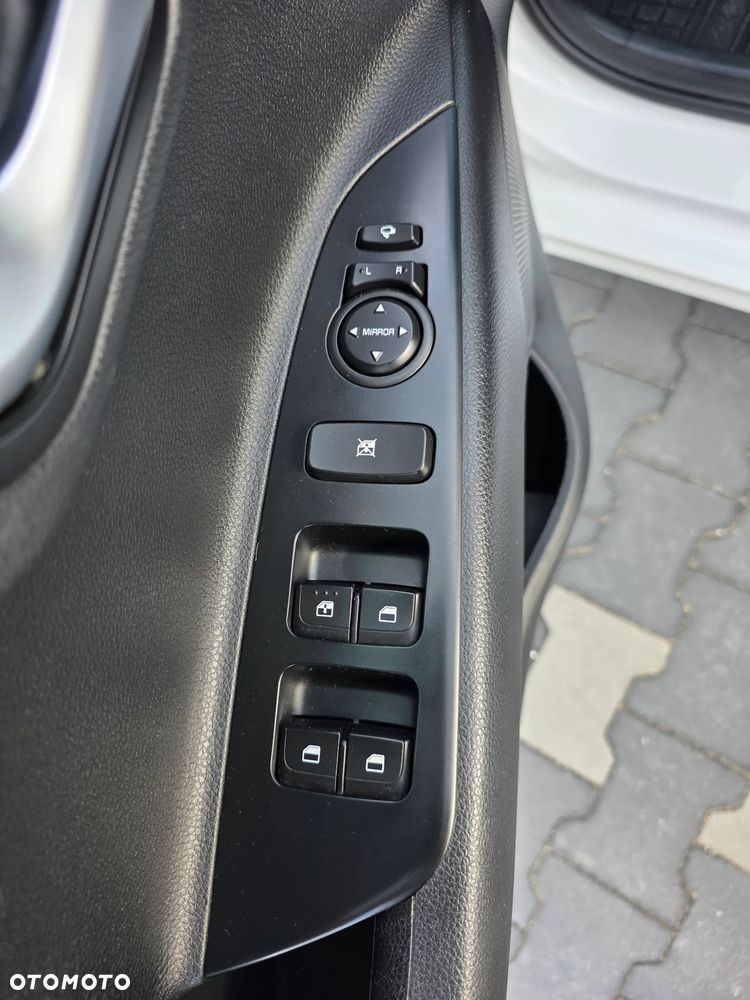 Kia Rio 1.4 L - 14