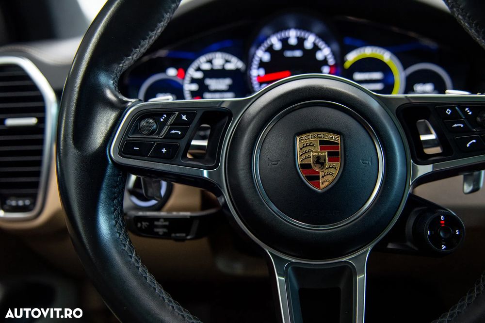 Porsche Cayenne Standard - 19