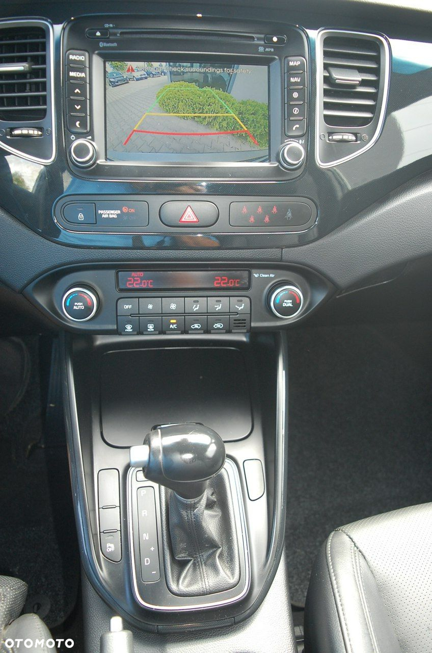 Kia Carens - 24