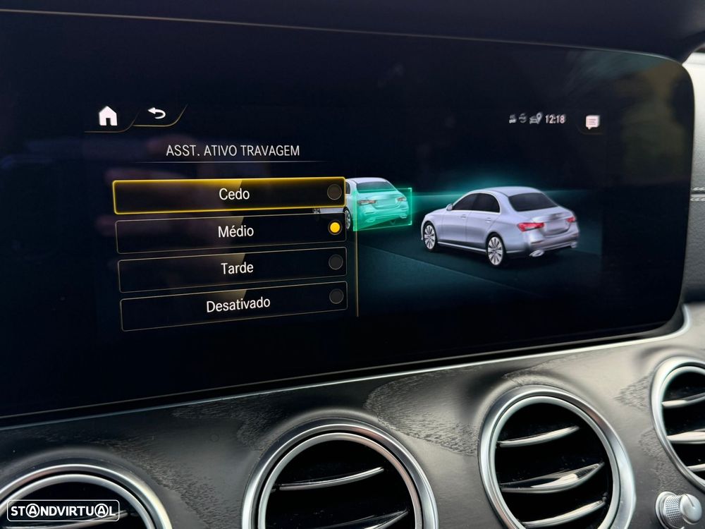 Mercedes-Benz E 300 de AMG Line - 53