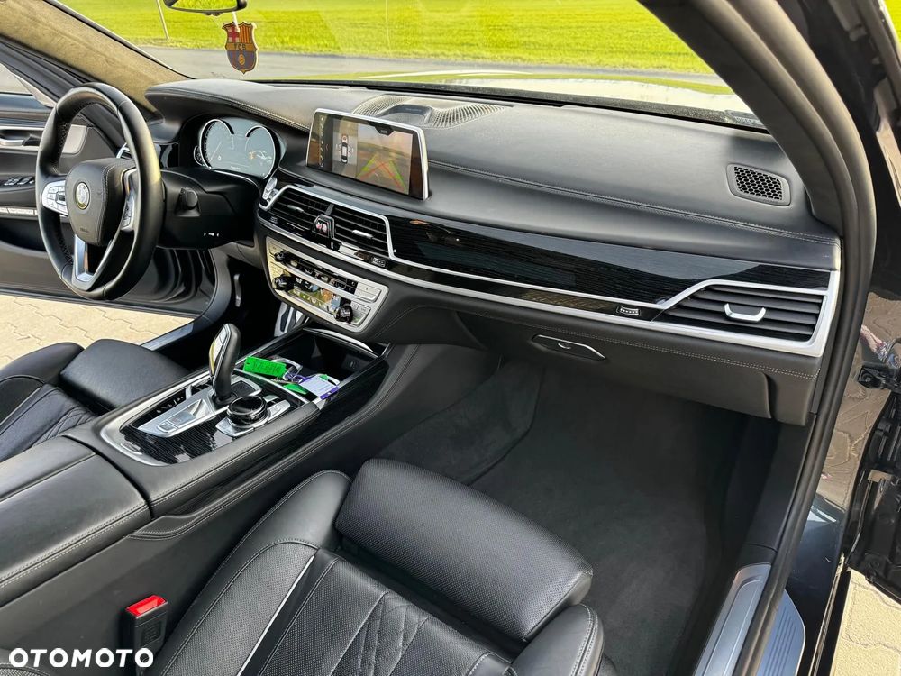 BMW Seria 7 750d xDrive - 32