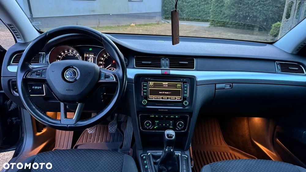 Skoda Superb 1.6 TDI GreenLine - 8