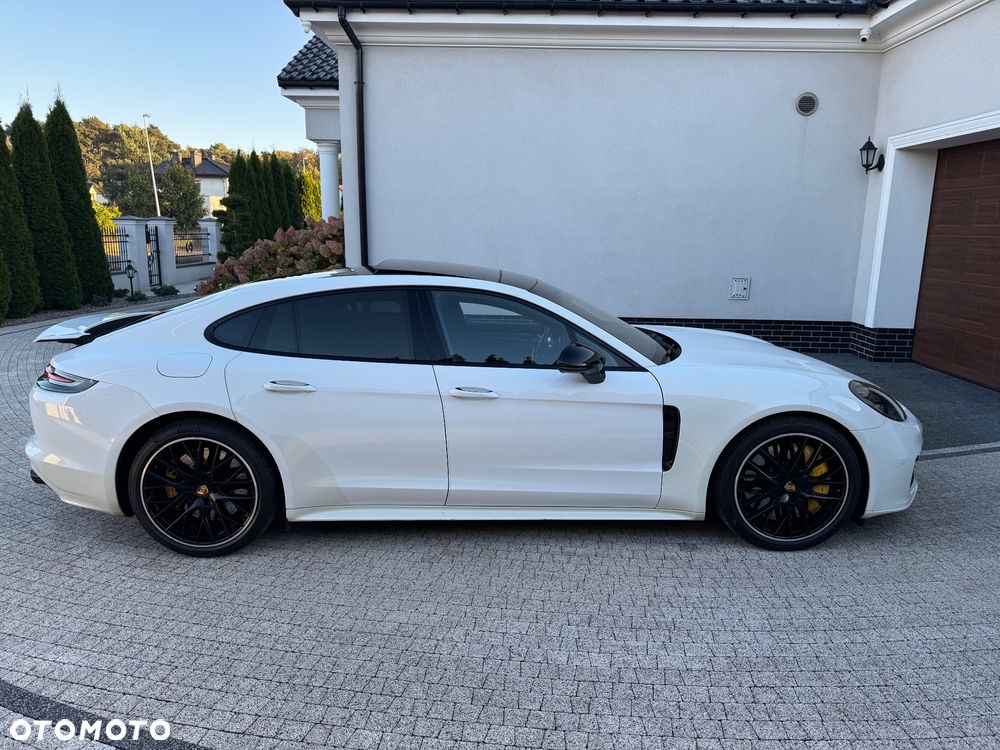 Porsche Panamera 4S - 9