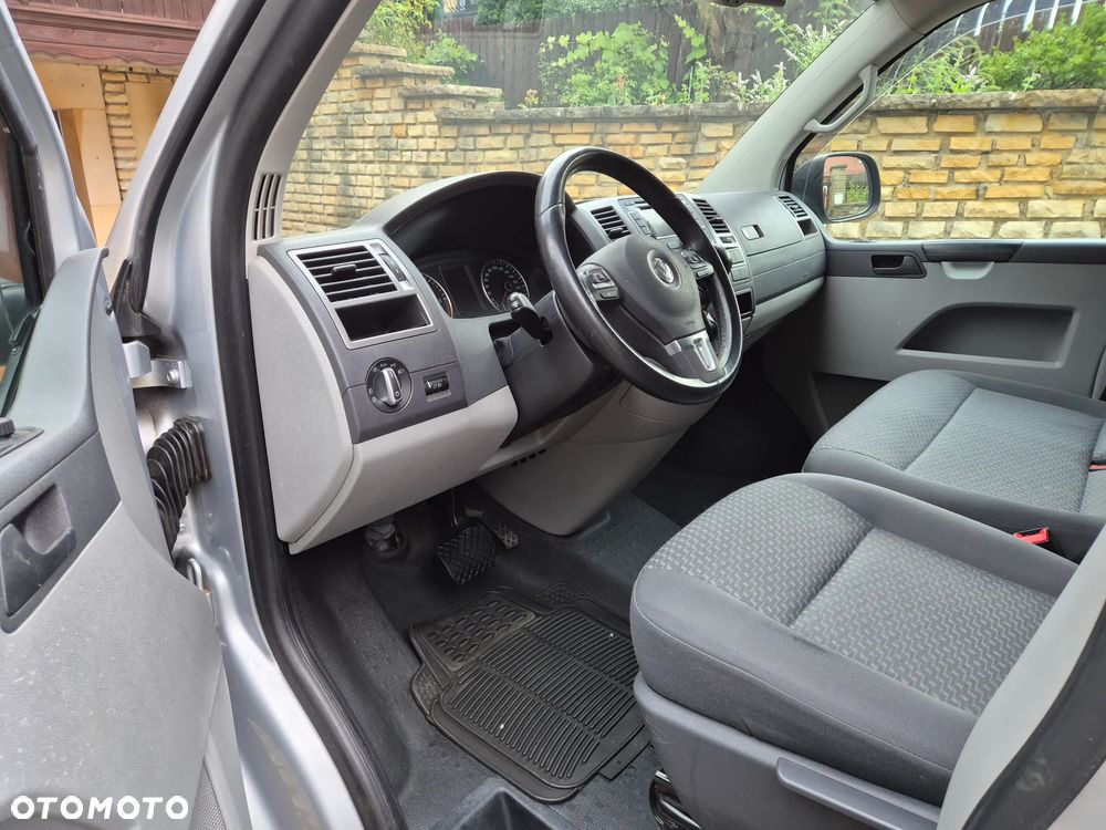 Volkswagen Caravelle - 30