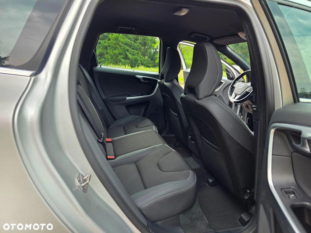 Volvo XC 60 D4 Geartronic Momentum - 20