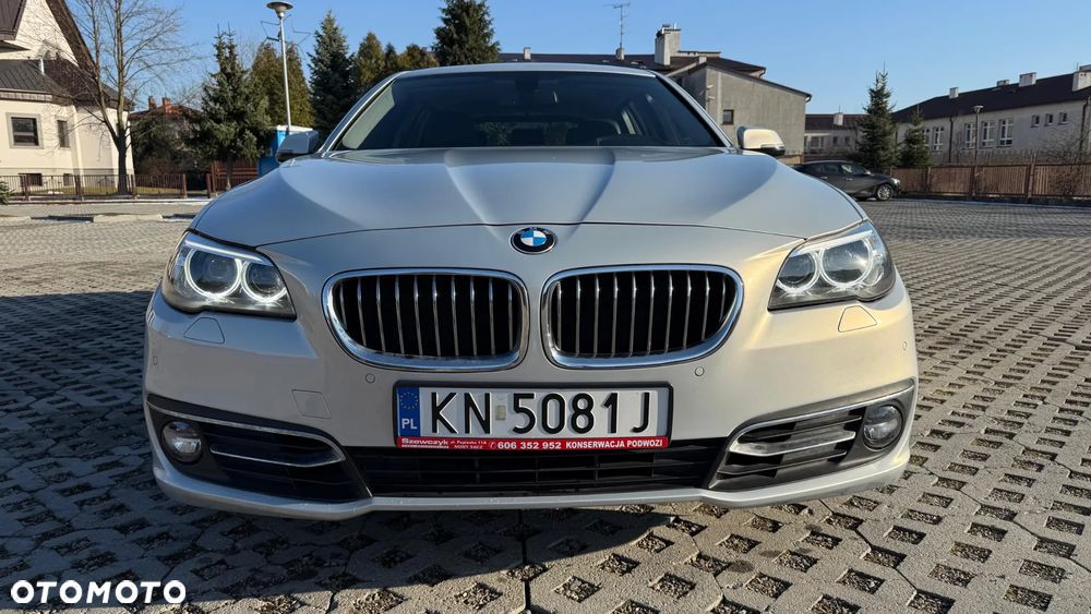 BMW Seria 5 525d xDrive Touring Luxury Line - 9
