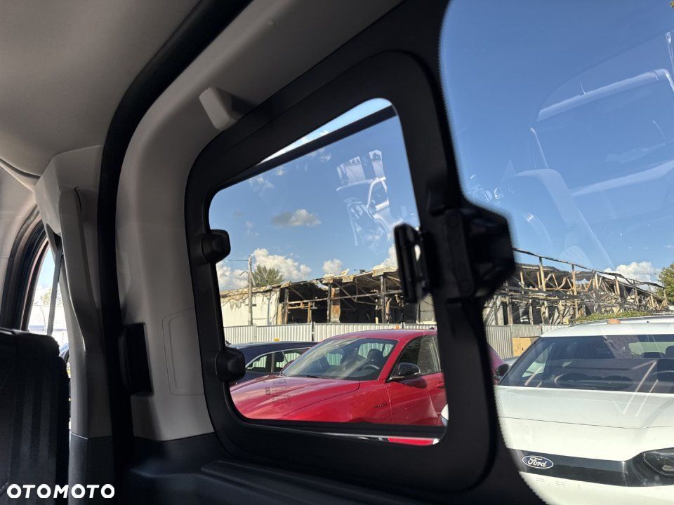 Ford Tourneo Custom - 20