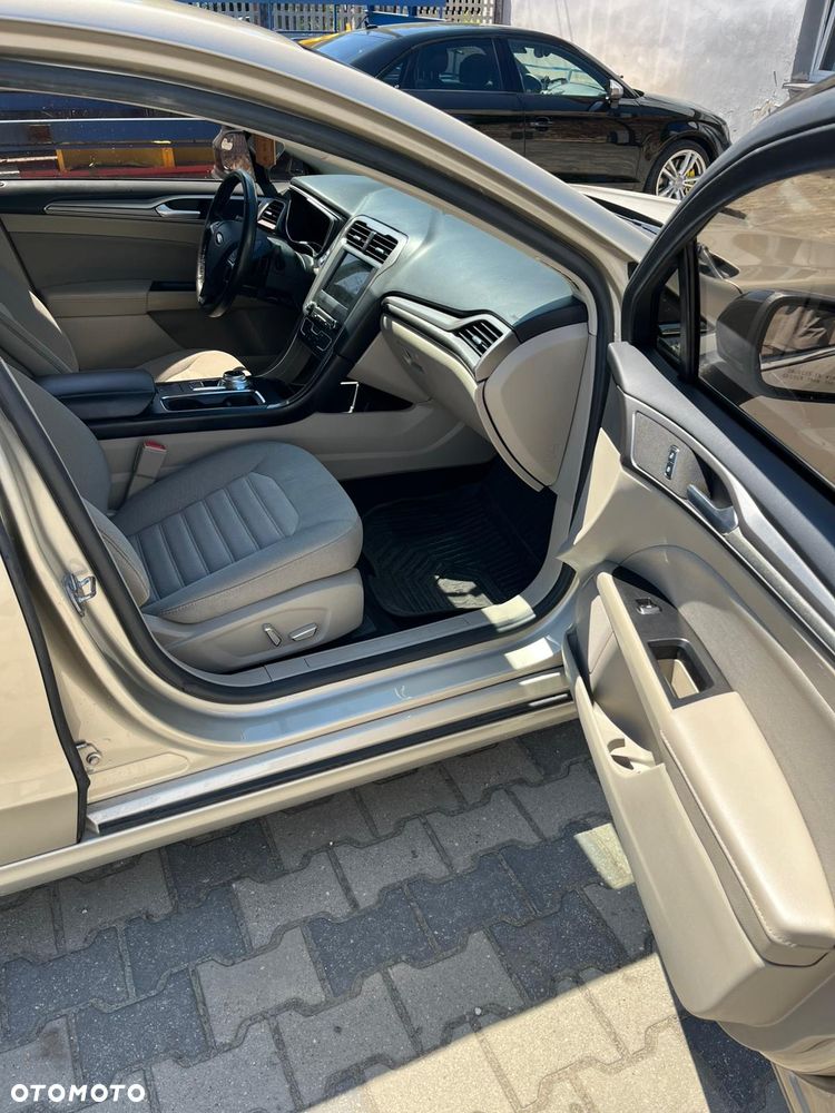 Ford Fusion - 9