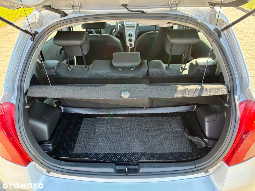 Toyota Yaris 1.3 Terra Gold - 12