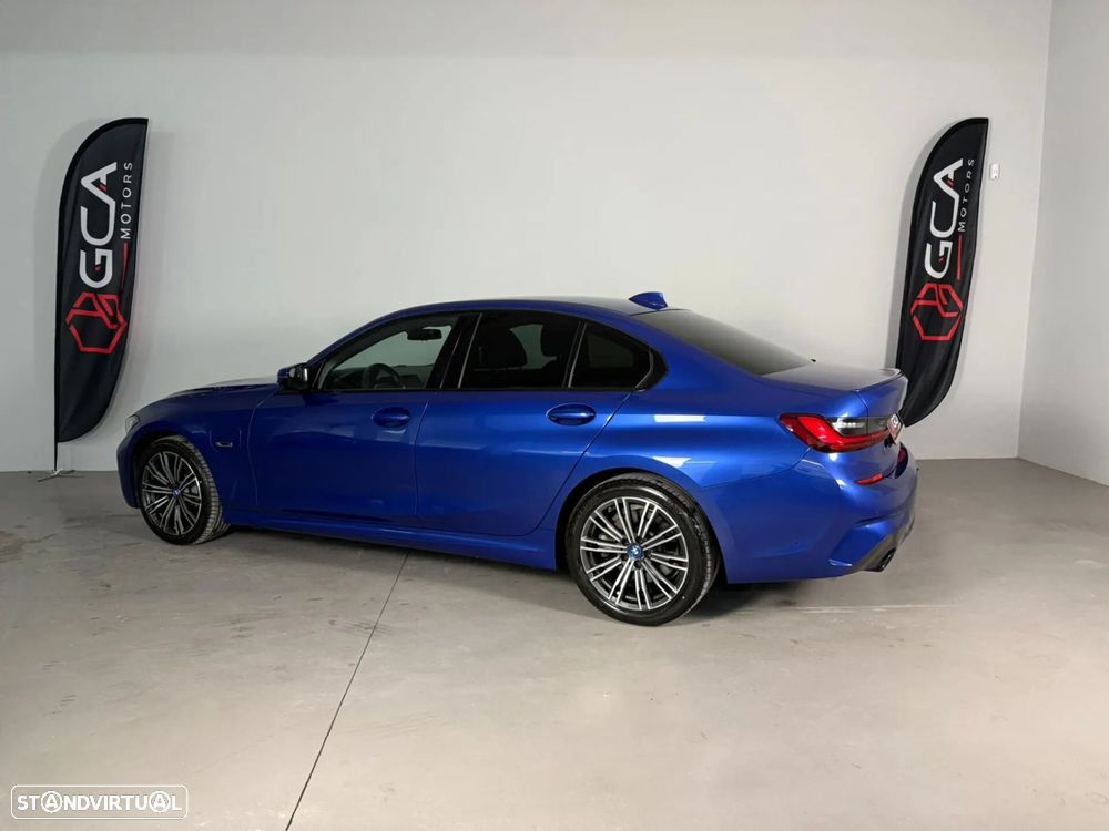 BMW 330 e Touring Pack Desportivo M Auto - 3