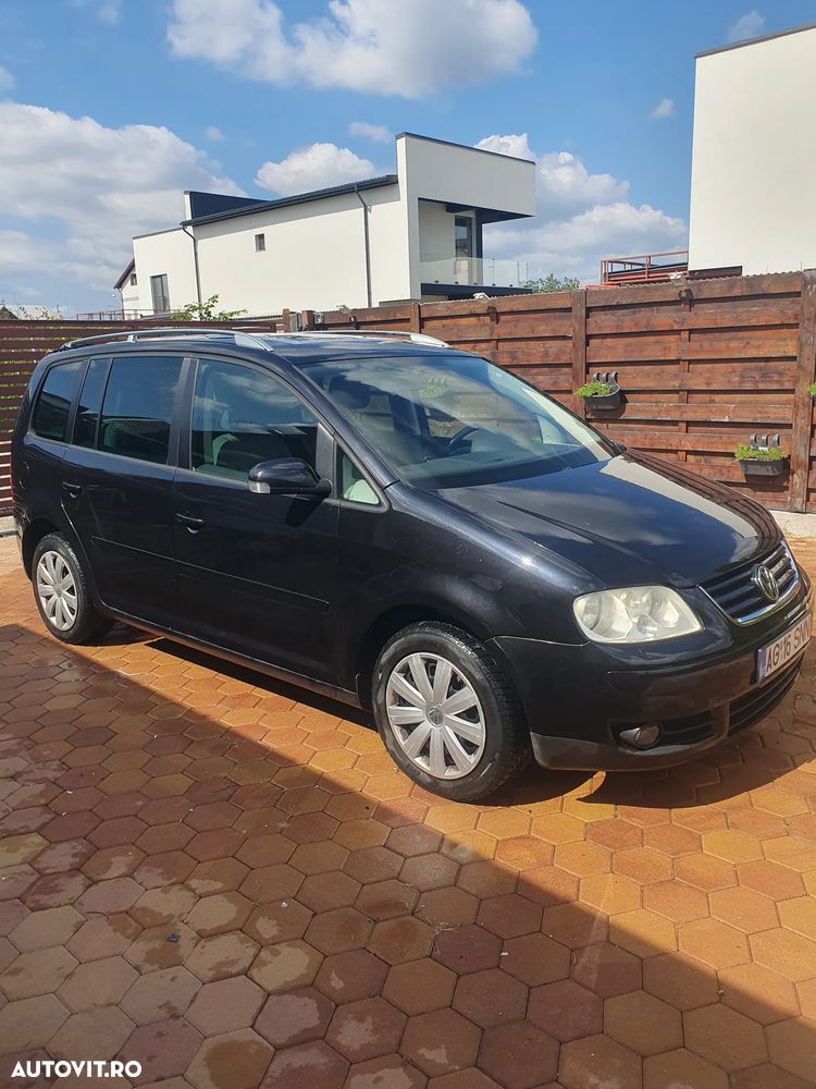 Volkswagen Touran - 12