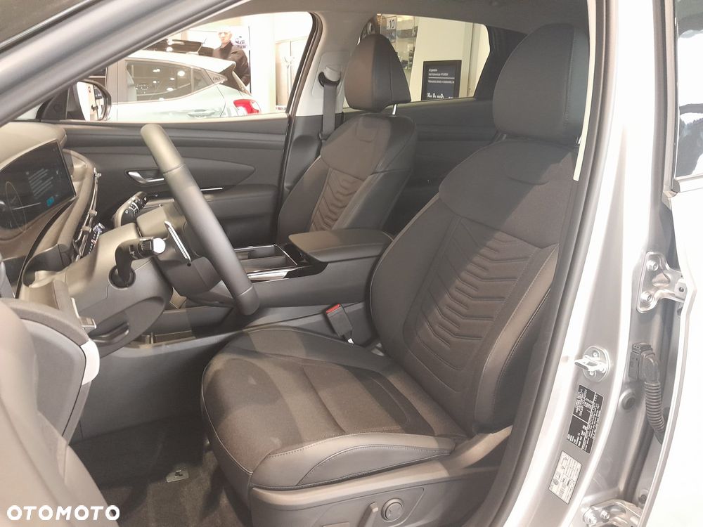 Hyundai Tucson 1.6 T-GDi HEV Executive 2WD - 16