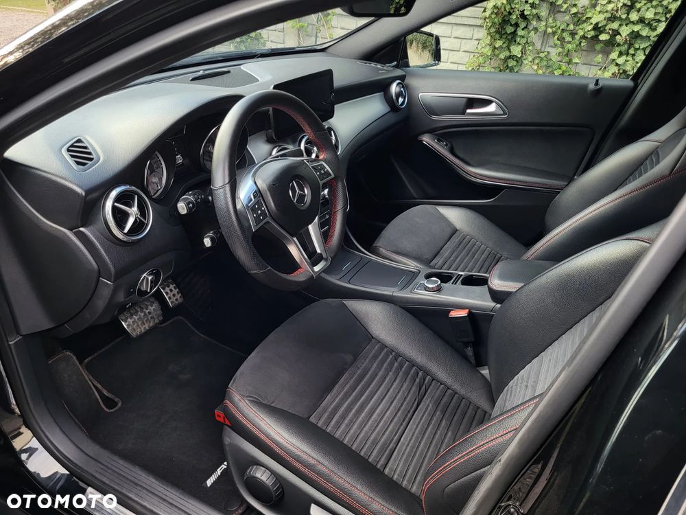 Mercedes-Benz GLA - 8