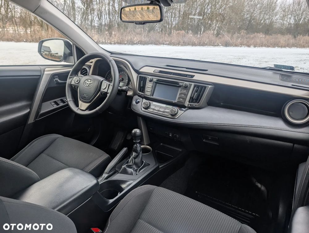 Toyota RAV4 2.0 D-4D Premium - 11