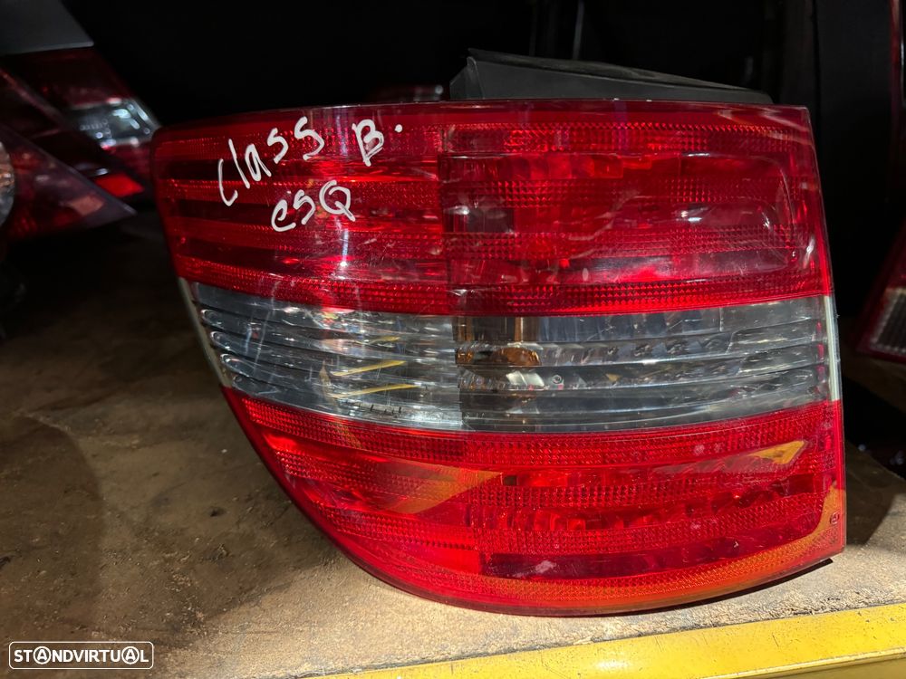 Farolim traseiro esquerdo Mercedes Class B - 1