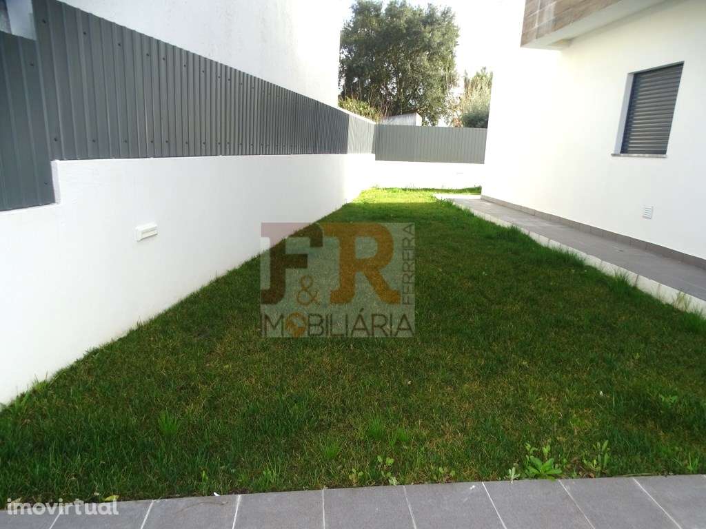 Moradia 'PRONTA' T5 com Garagem e Piscina. AZEITÃO - Grande imagem: 3/54